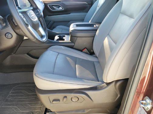 Redwood Metallic 2023 GMC Yukon XL SLT