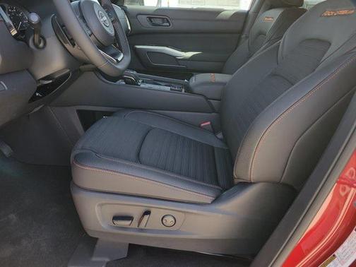 2025 Nissan Pathfinder Rock Creek 4WD