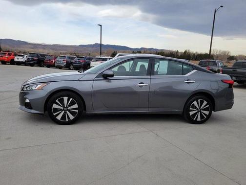 2022 Nissan Altima 2.5 SV