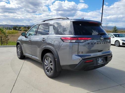 2025 Nissan Pathfinder SV 4WD