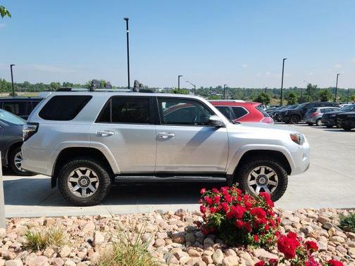 Classic Silver Metallic 2016 Toyota 4Runner Trail
