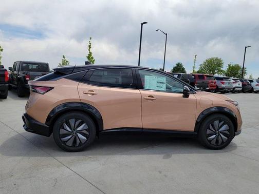 2025 Nissan ARIYA PLATINUM+
