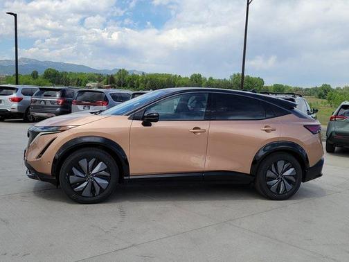 2025 Nissan ARIYA PLATINUM+