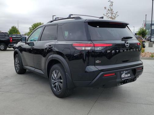Super Black 2026 Nissan Pathfinder SV