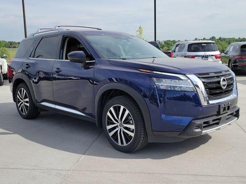 Deep Ocean Blue Pearl 2023 Nissan Pathfinder Platinum 4WD
