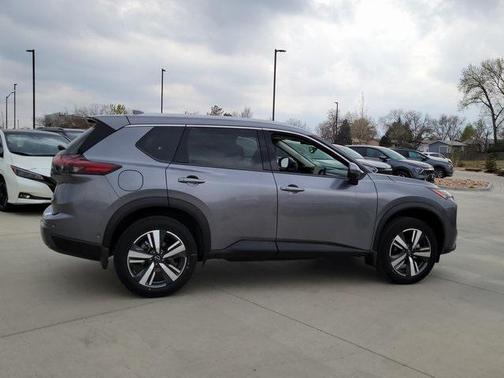 2025 Nissan Rogue SL