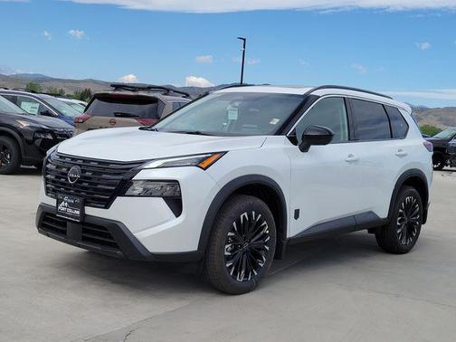 Everest White Pearl Tricoat 2026 Nissan Rogue Dark Armor