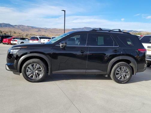 2025 Nissan Pathfinder SV 4WD