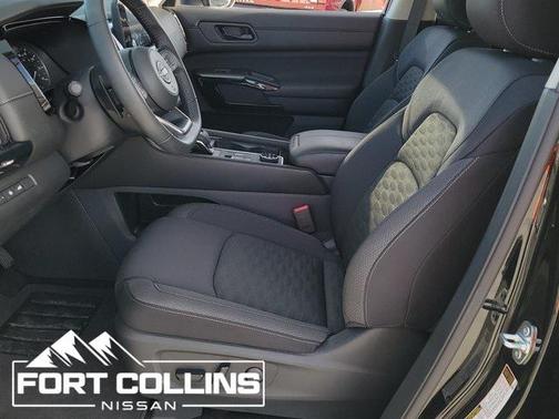 2025 Nissan Pathfinder SV 4WD