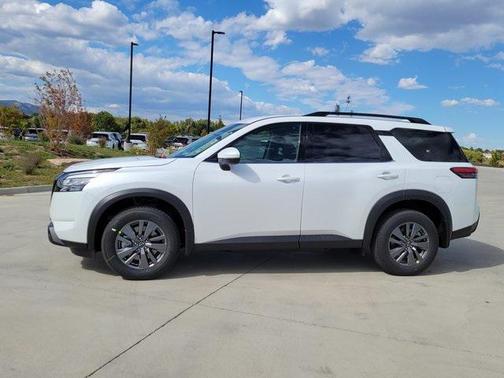 2025 Nissan Pathfinder SV 4WD