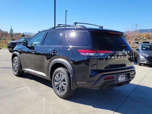 2025 Nissan Pathfinder SV 4WD