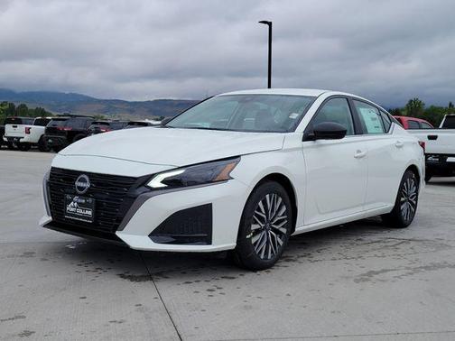 Glacier White 2026 Nissan Altima 2.5 SV