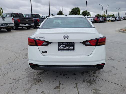 Glacier White 2026 Nissan Altima 2.5 SV