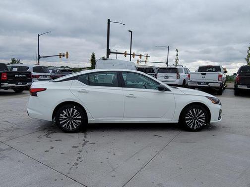 Glacier White 2026 Nissan Altima 2.5 SV