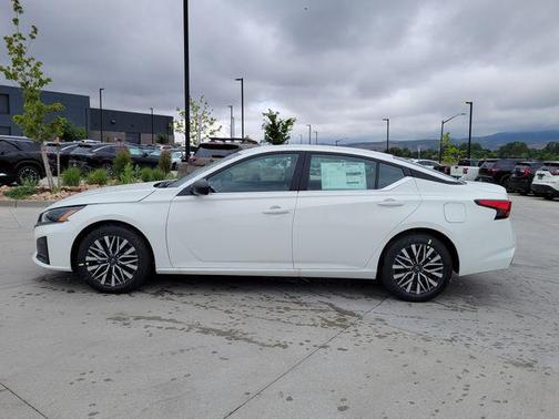 Glacier White 2026 Nissan Altima 2.5 SV