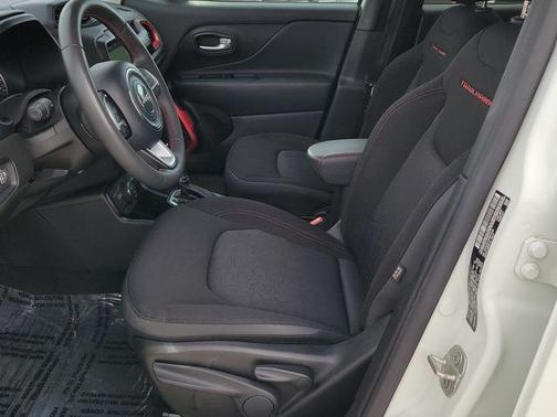 2023 Jeep Renegade Trailhawk