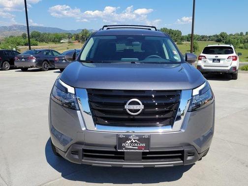 2025 Nissan Pathfinder SV 4WD