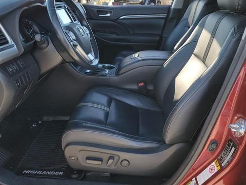 2017 Toyota Highlander SE