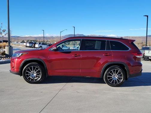 2017 Toyota Highlander SE