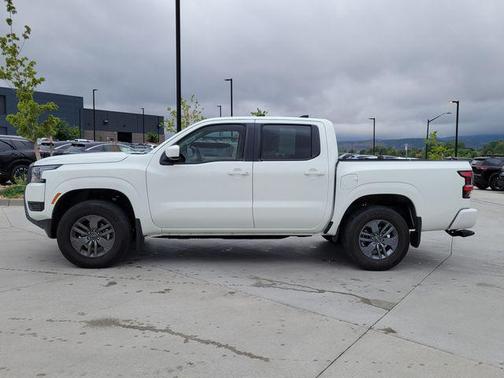 Glacier White 2025 Nissan Frontier SV