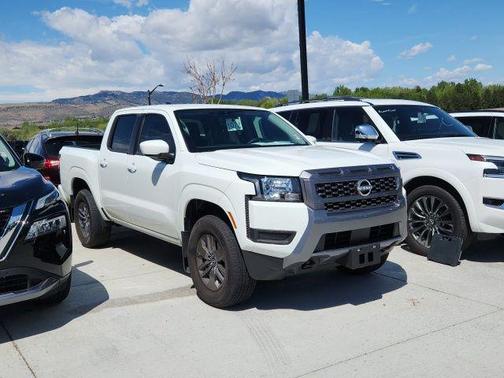Glacier White 2025 Nissan Frontier SV