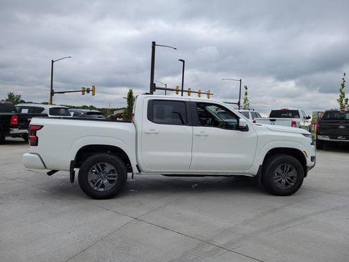 Glacier White 2025 Nissan Frontier SV