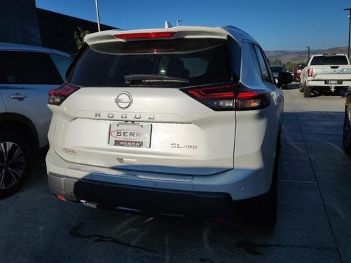 2024 Nissan Rogue SL