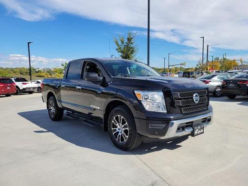 2021 Nissan Titan SV