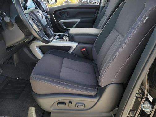 2021 Nissan Titan SV