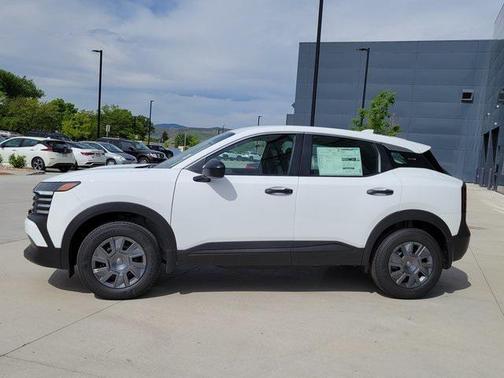 2025 Nissan Kicks S