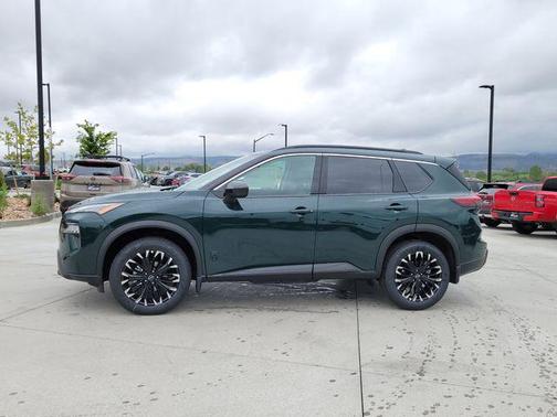 Obsidian Green 2026 Nissan Rogue Dark Armor