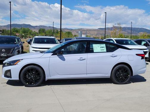 Gray Sky Pearl/Super Black 2026 Nissan Altima SR AWD