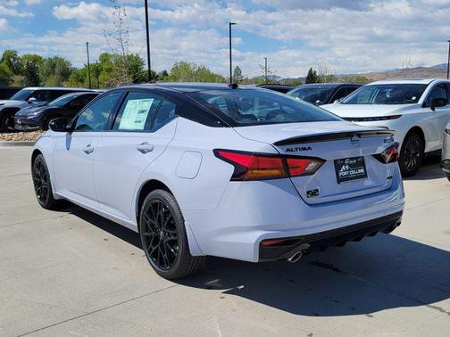 Gray Sky Pearl/Super Black 2026 Nissan Altima SR AWD