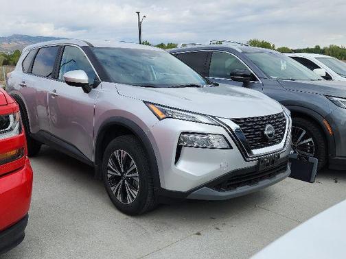 Brilliant Silver Metallic 2023 Nissan Rogue SV