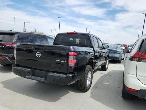 Super Black 2024 Nissan Frontier SV