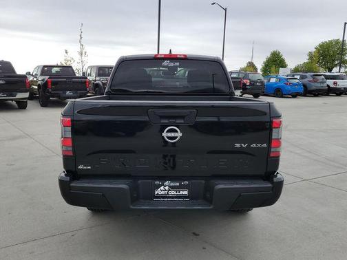 Super Black 2024 Nissan Frontier SV