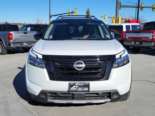 2025 Nissan Pathfinder Platinum 4WD
