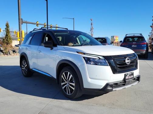 2025 Nissan Pathfinder Platinum 4WD