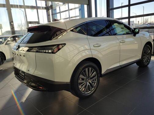 Everest White Pearl Tricoat 2026 Nissan Murano SL