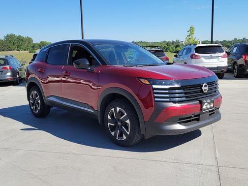 Scarlet Ember Tintcoat/Super Black 2025 Nissan Kicks SV