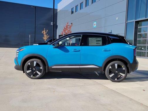 2025 Nissan Kicks SR