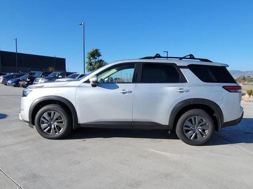 2025 Nissan Pathfinder SV 4WD