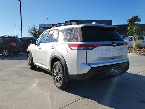 2025 Nissan Pathfinder SV 4WD
