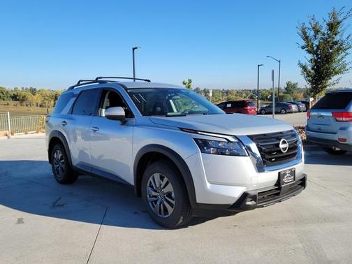 2025 Nissan Pathfinder SV 4WD