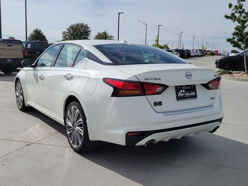 Pearl White Tricoat 2023 Nissan Altima 2.5 SL