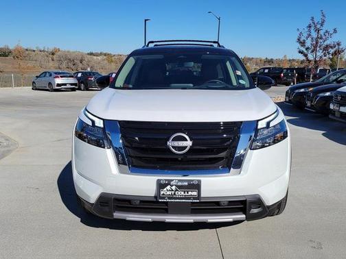 2025 Nissan Pathfinder Platinum 4WD