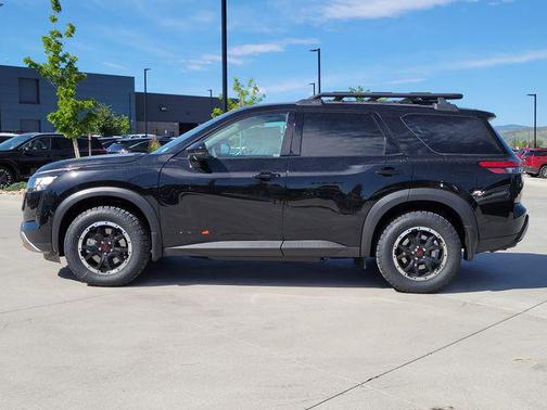 Super Black 2026 Nissan Pathfinder Rock Creek