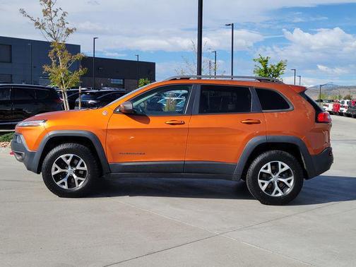 Mango Tango Pearlcoat 2014 Jeep Cherokee Trailhawk