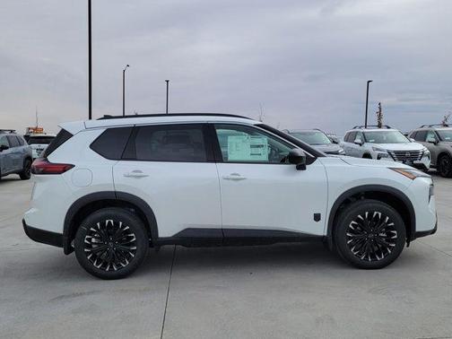 Everest White Pearl Tricoat 2026 Nissan Rogue Dark Armor