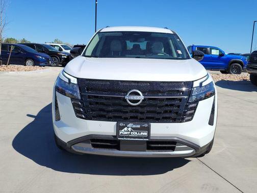 Everest White Pearl Tricoat 2026 Nissan Pathfinder SL